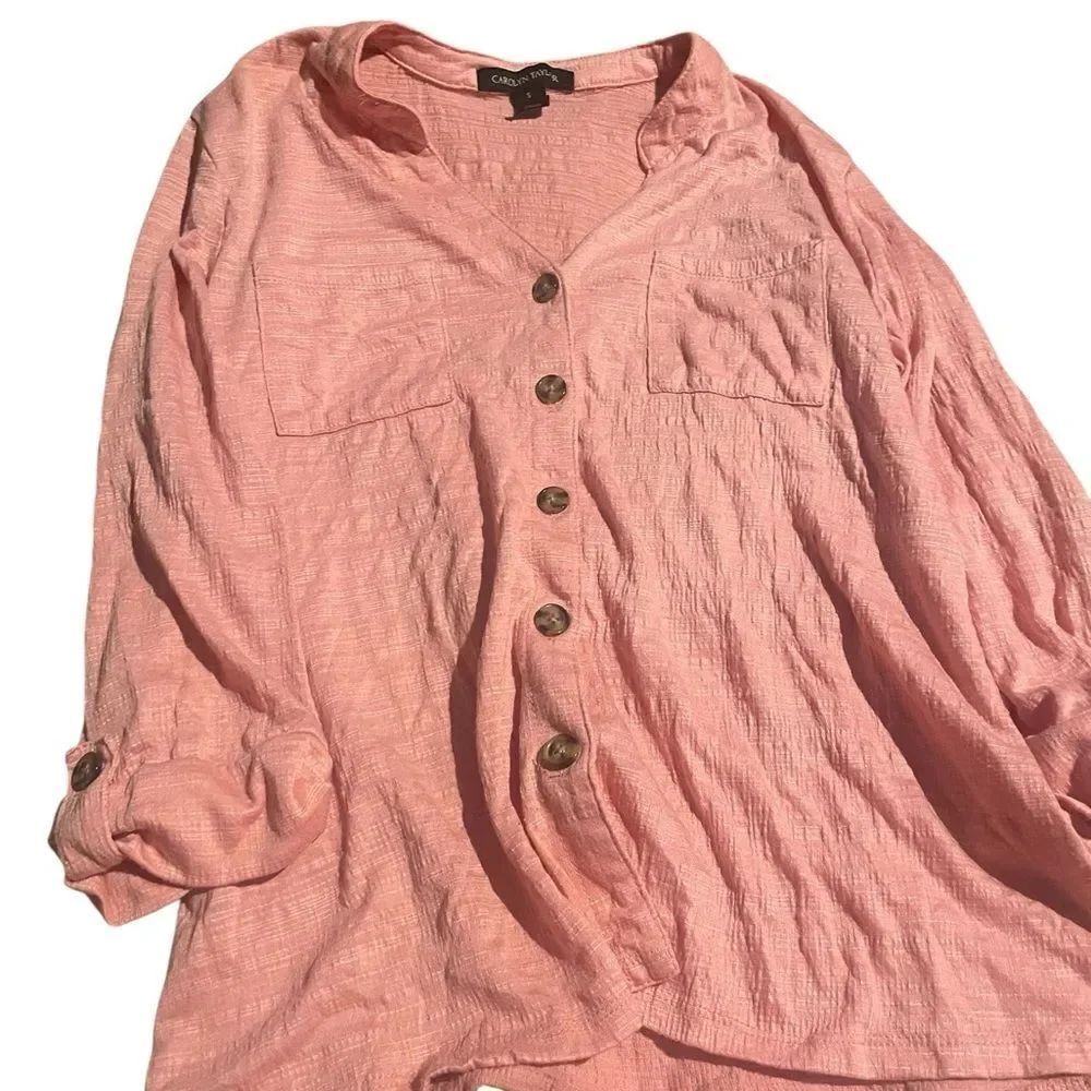 Carolyn Taylor size small Pink Button-Up Blouse like new